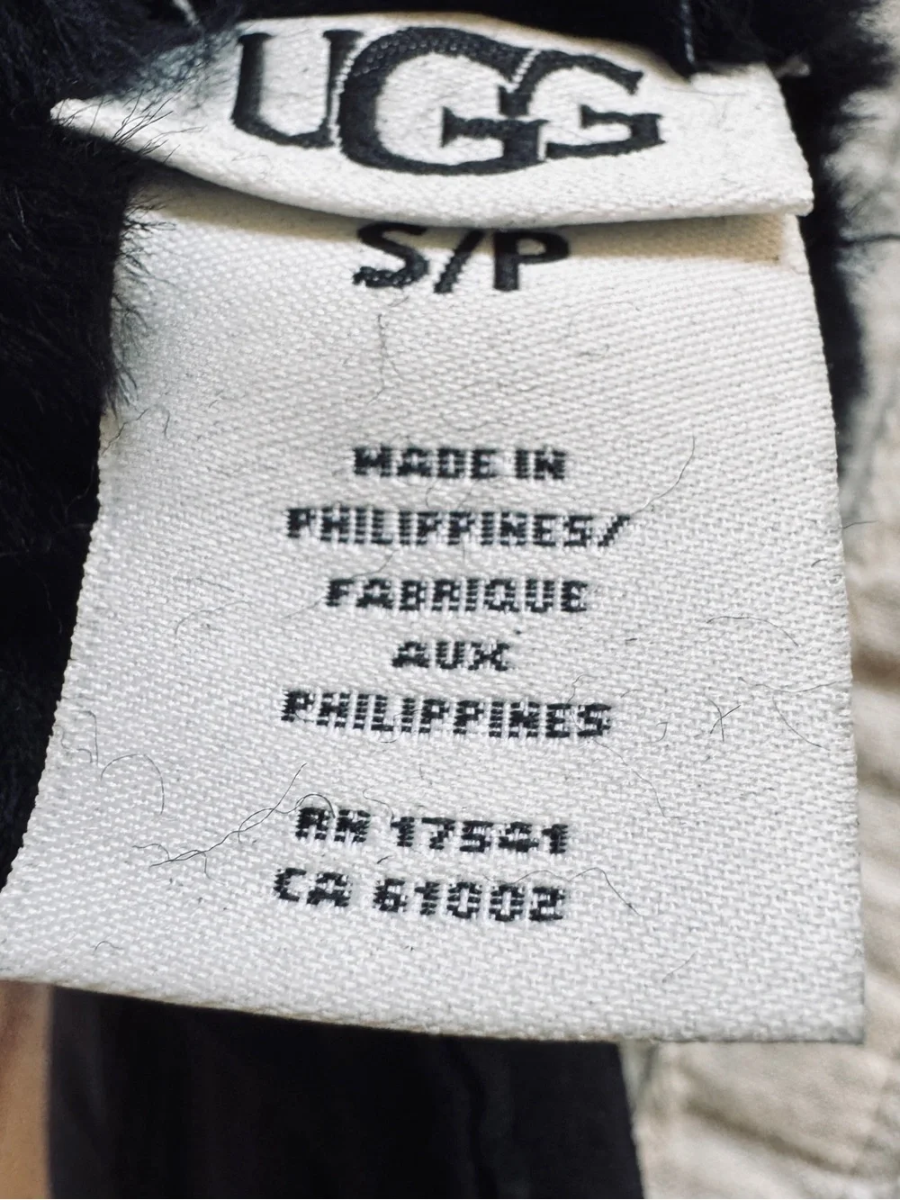 NWT Ugg Womens Seamed Sheepskin Suede Gloves Handsewn, Touchscreen, Black, Small